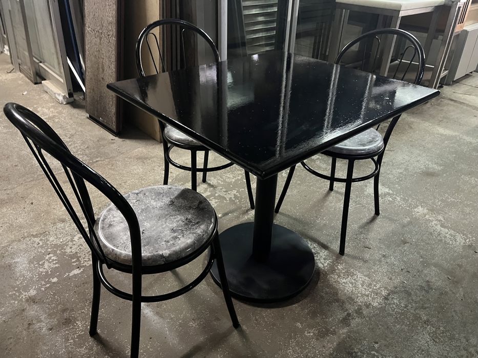 Mesas 6 e cadeiras 19 vendo conjunto