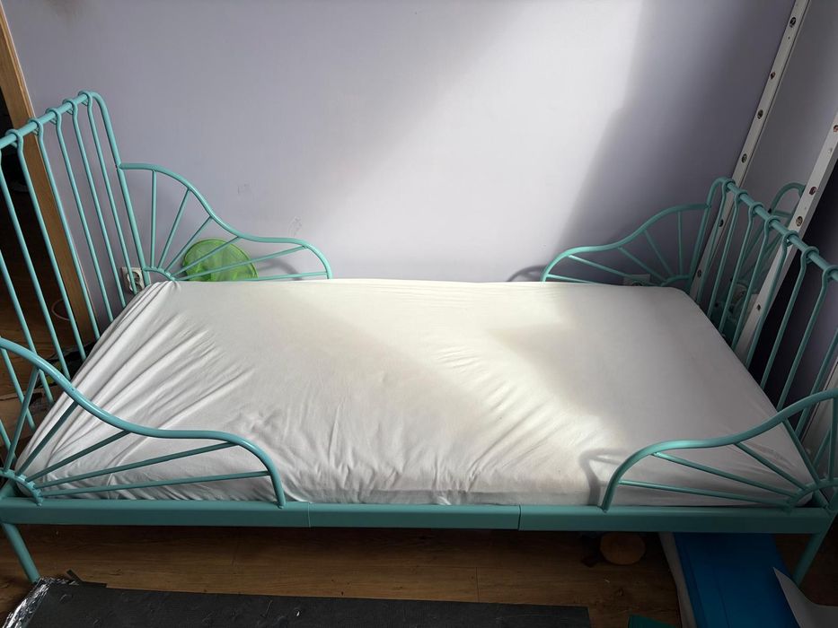 Łóżko Ikea Minnen z materacem 120-200 x 80 cm