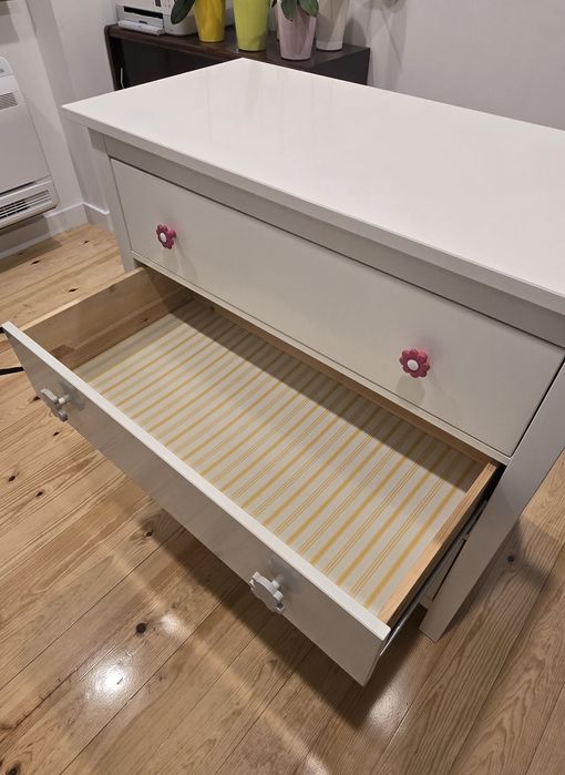 Cómoda Hemnes Ikea 3 gavetas (usada)