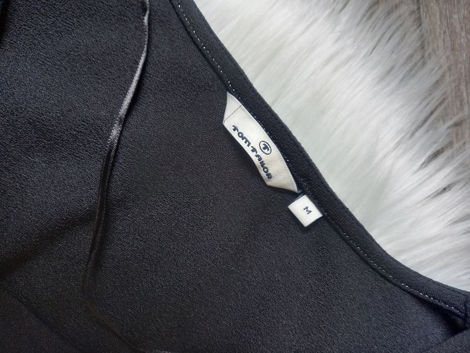 Przepiękna sukienka czarna Tom Tailor roz M lejącą mała czarna