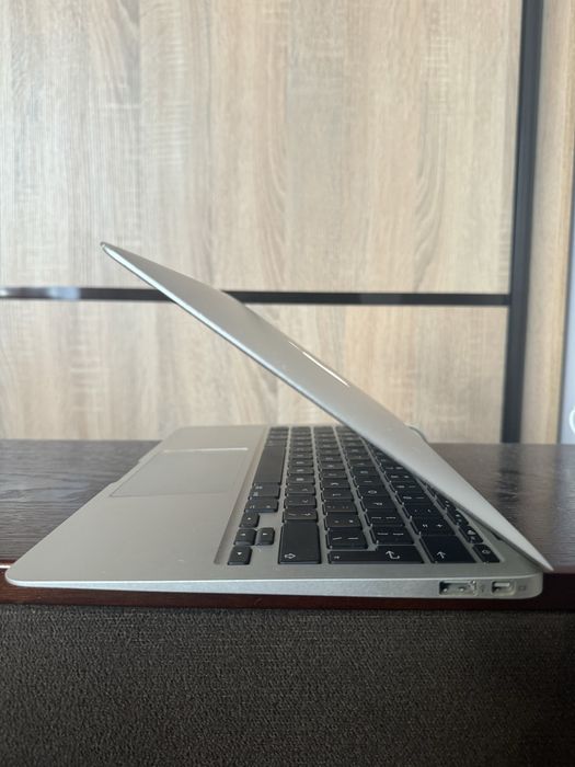 MacBook Air 11” (A1370) – компактний та стильний ультрабук