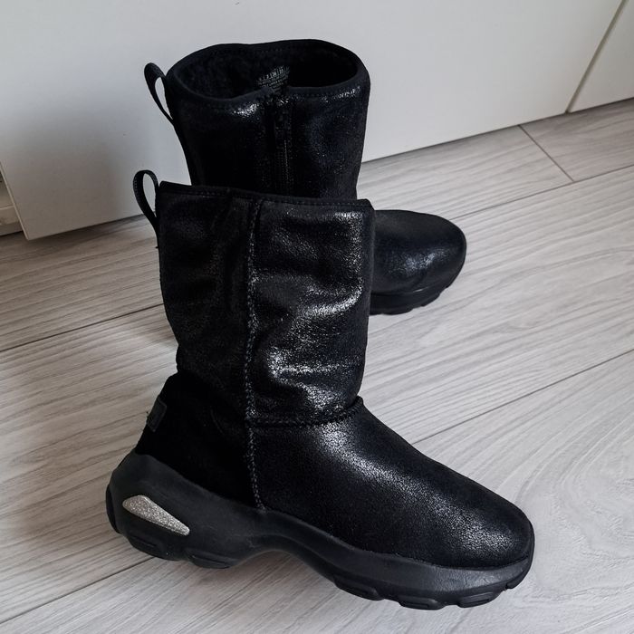 Зимові жіночі чоботи Skechers.