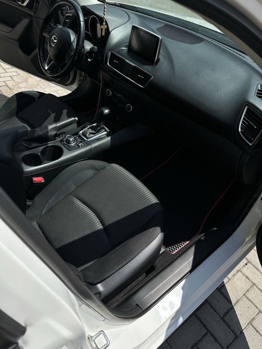 Продам Mazda 3 2013
