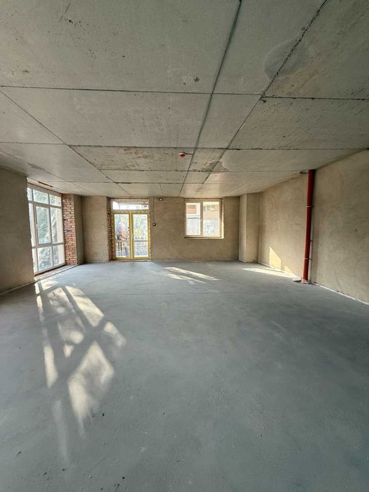 Фасадне комерційне приміщення 67м2. в зданому ЖК Французький Бульвар