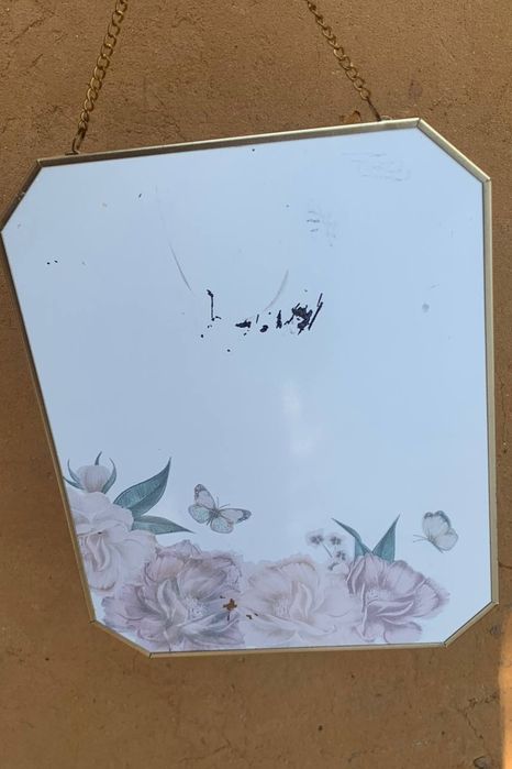 Зеркало восьмиугольное винтажное с цветами.