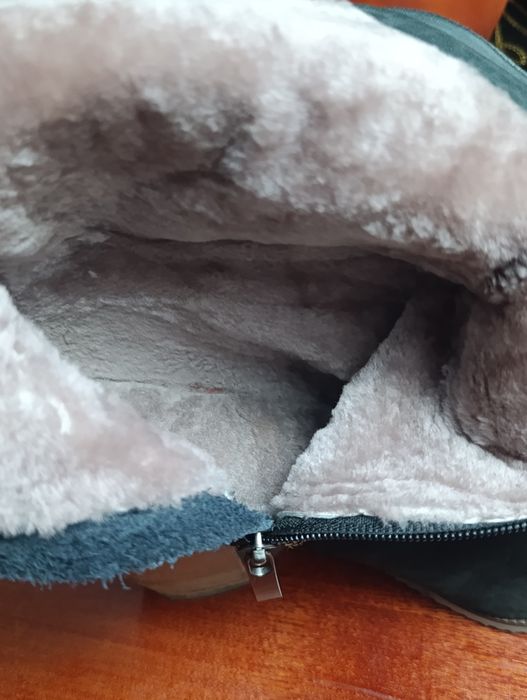 Продаються  чобітки  "Козаки""