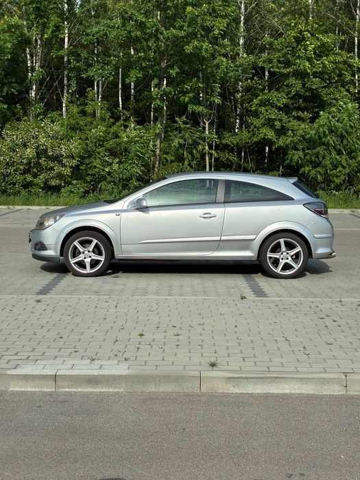 Opel Astra H GTC 1,6, 2005