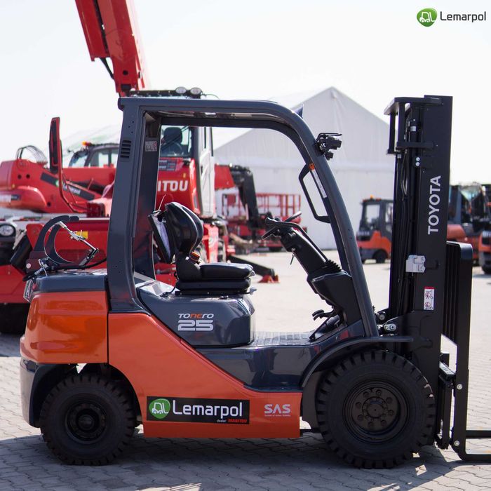 Nowy wózek widłowy Toyota 02-8FGF25 2026  2,5T LPG