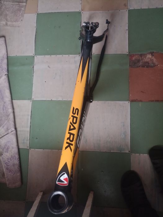 Рама велосипеда под 27.5" колеса