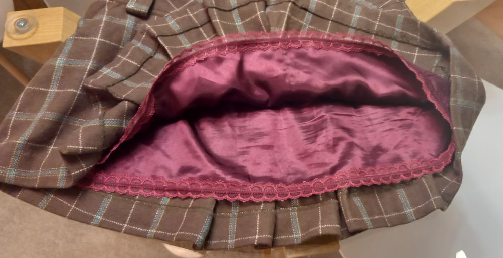 Mini saia anos 2000 cor azeitona em lã e viscose, Xdye(Pull&Bear)