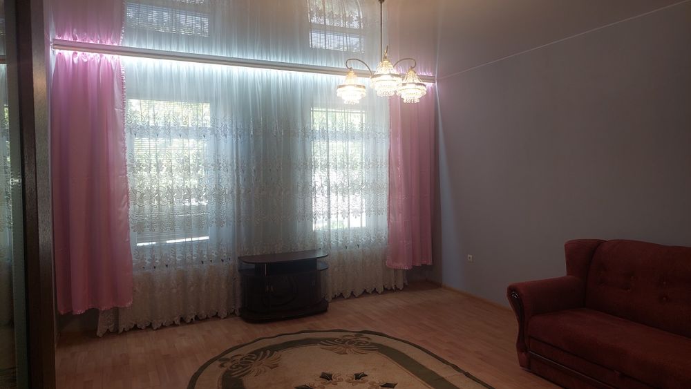 Здається будинок в Оренду в центральній частині міста