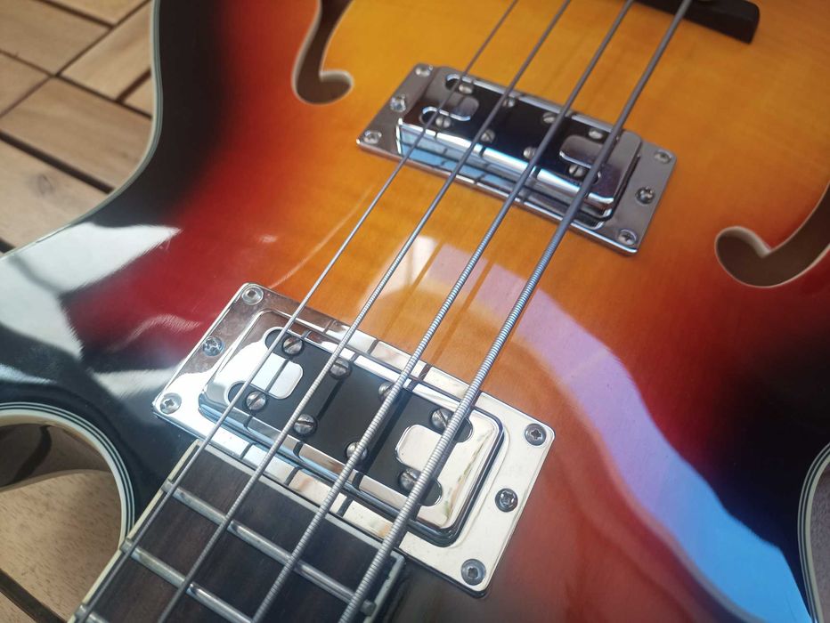 Chowny CHB-2, giatara basowa, semi hollow