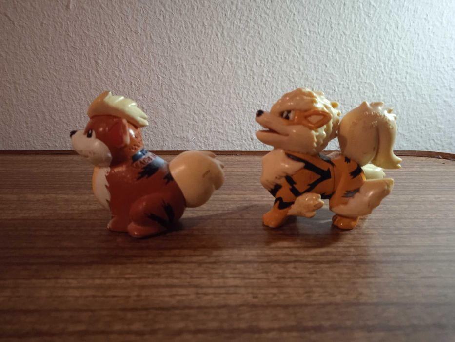 Pokémon Figuras Growlithe e Arcanine