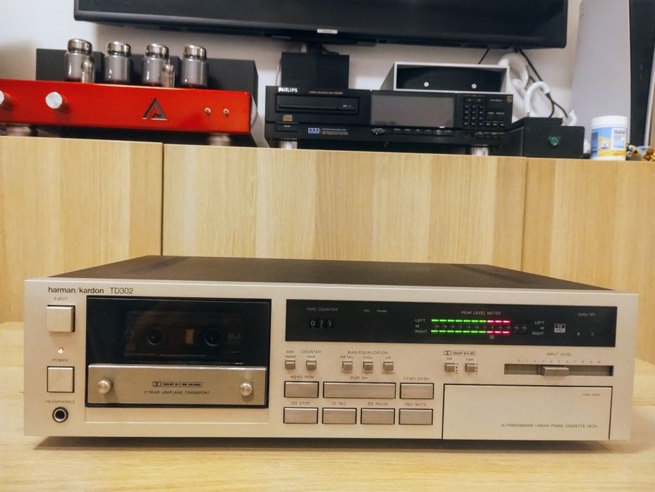Harman Kardon TD302 - bardzo ładny magnetofon kasetowy