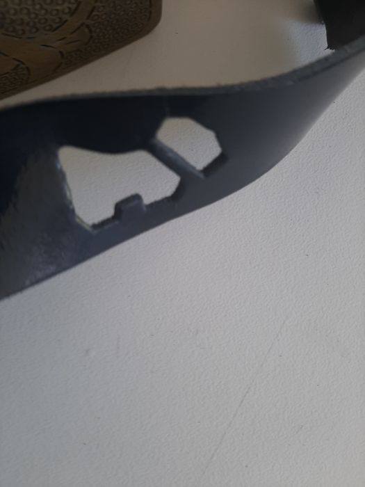 Varios cintos em pele genuína