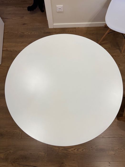 Mesa redonda branca
