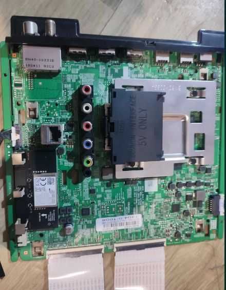 BN94-14197L UE55RU7172U