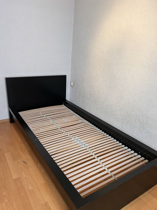 Łóżko 90x200 czarne – stelaż w komplecie – stan dobry