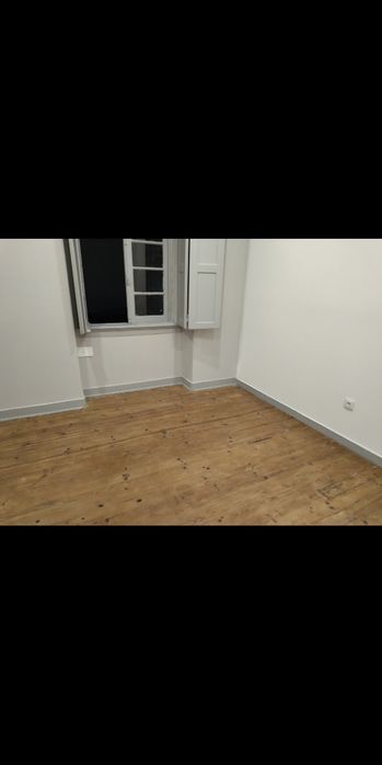Quarto Póvoa de santa iria 200m da Estacão