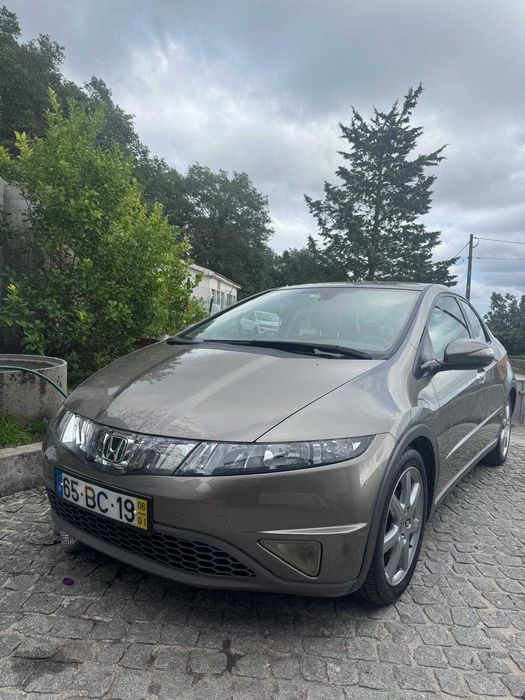 Honda Civic 1.8 i-VTEC, gasolina, 140 cv, caixa manual de 6 velocidades, de 2006
