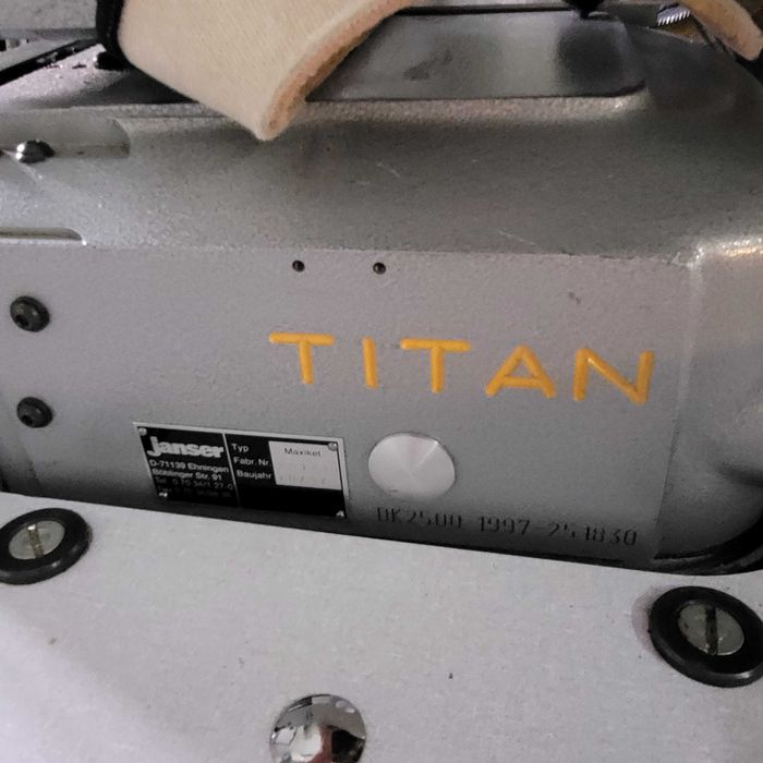 owerlok titan maxiket do dywanikow samochodowych,grube szycie