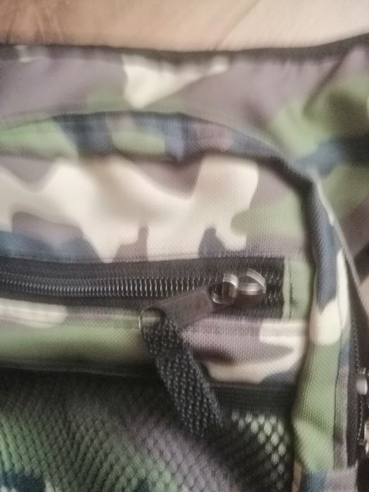 Nerka mocowaniem standardowym  US pasek pod udo..