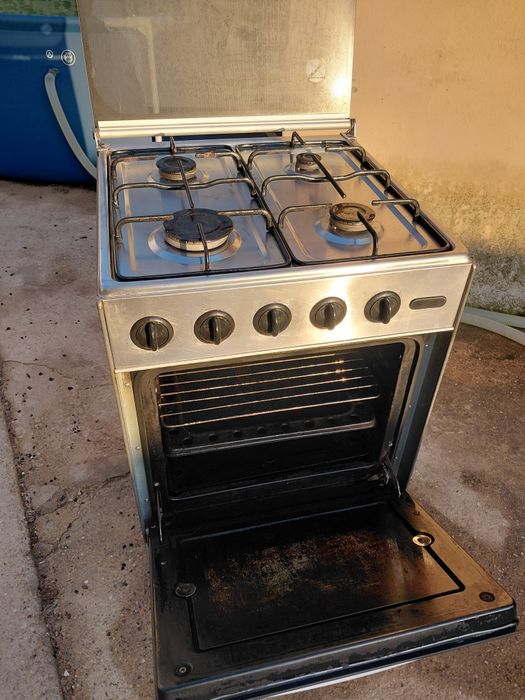 Fogao gaz  quatro bicos c/botija galp borracha e redutor impecavel