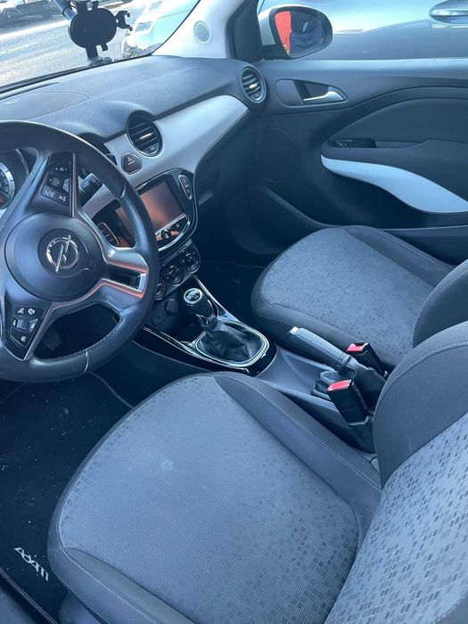 Opel Adams em bom estado