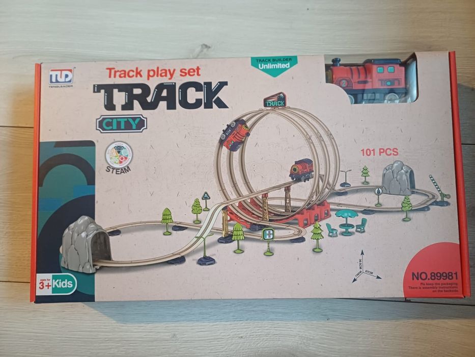 Tor kolejowy z podwojna pętlą