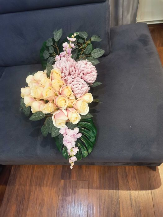 Kompozycja nagrobne, wiązanka, sztuczne kwiaty,