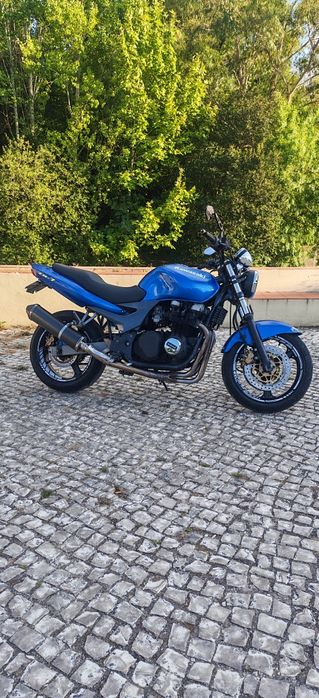 Kawasaki ZR - 750
