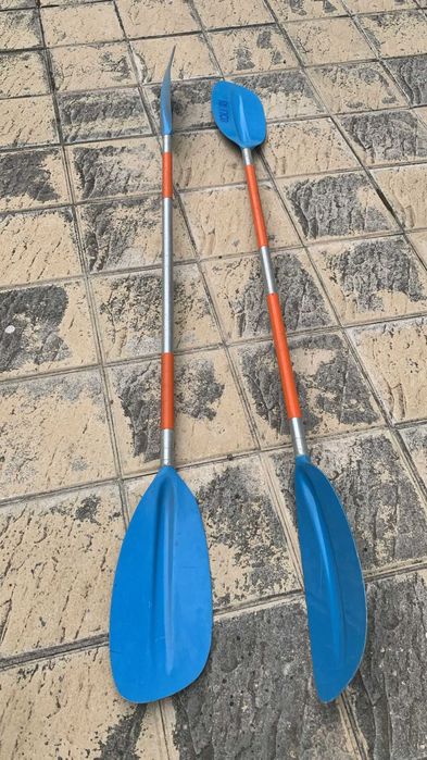 Canoa azul e branca Nelo