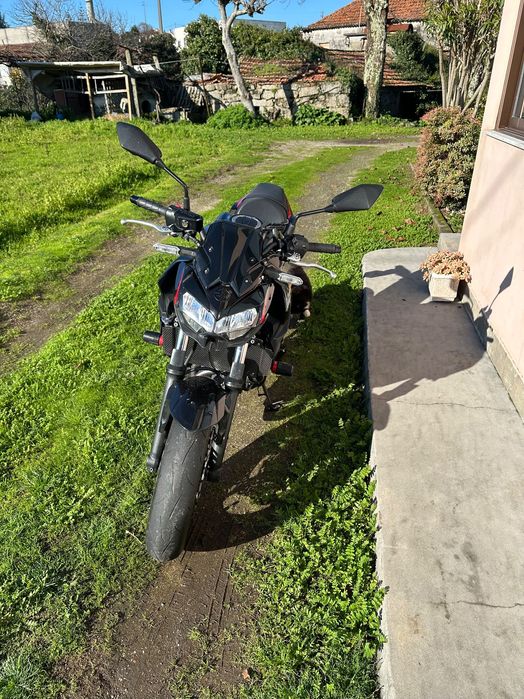Kawasaki Z650 pouco usada