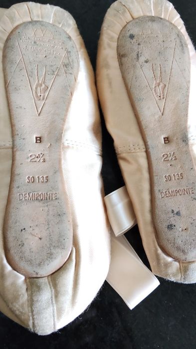 Sapatilhas de Ballet demipointe.456525988223395841