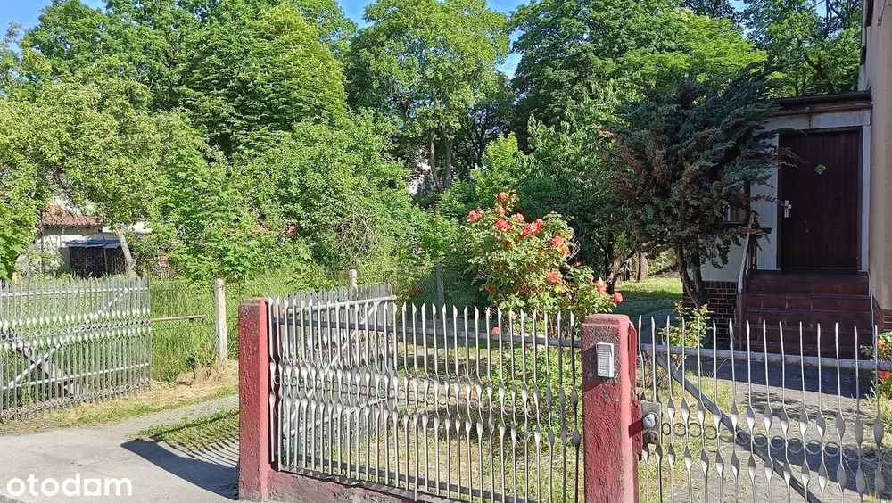 Atrakcyjnie położony dom 140 m² | duży ogród | 2 mieszkania | 2 garaże