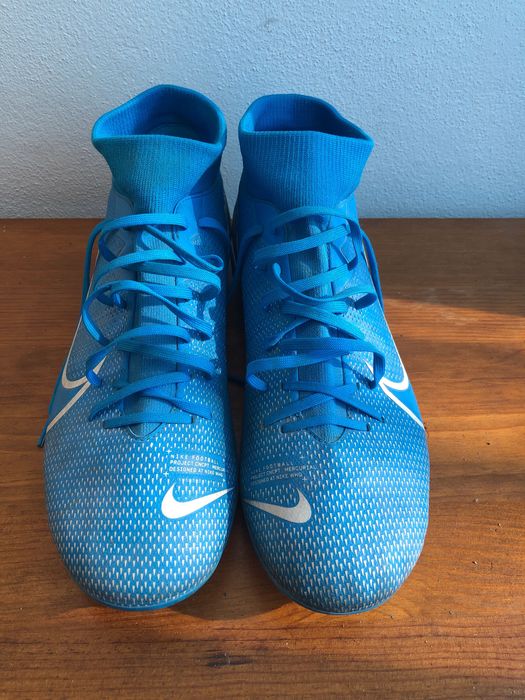Nike Mercurial Superfly em bom estado.