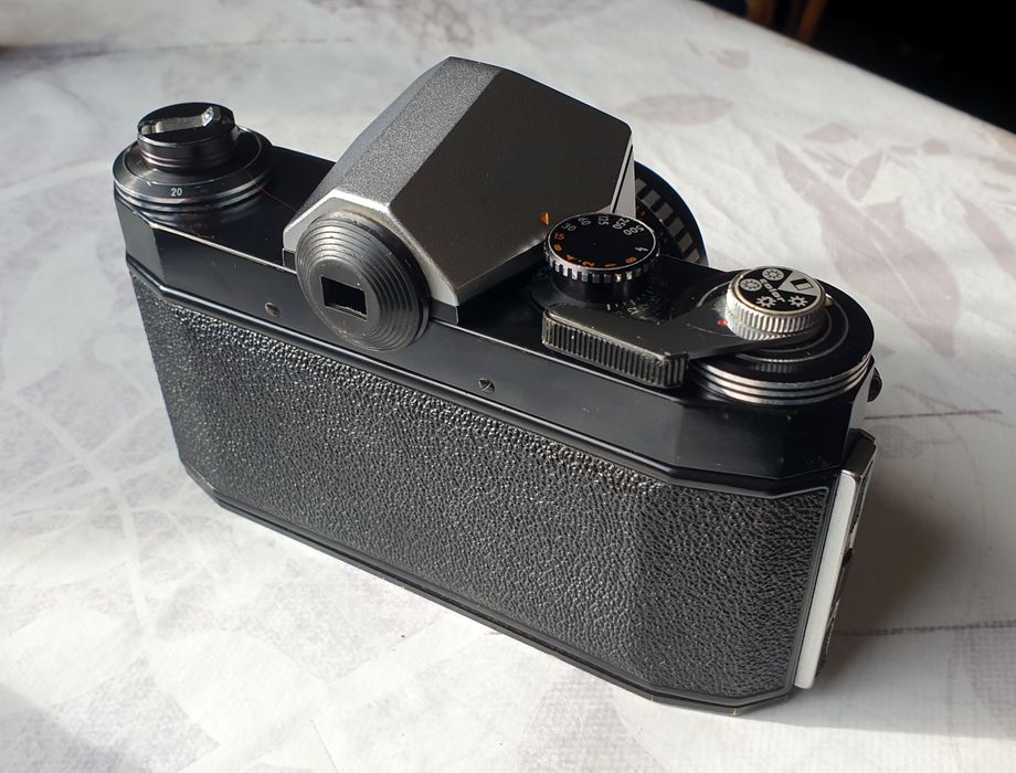 Aparat fotograficzny PENTOR SUPER TL  . Stan BDB  .