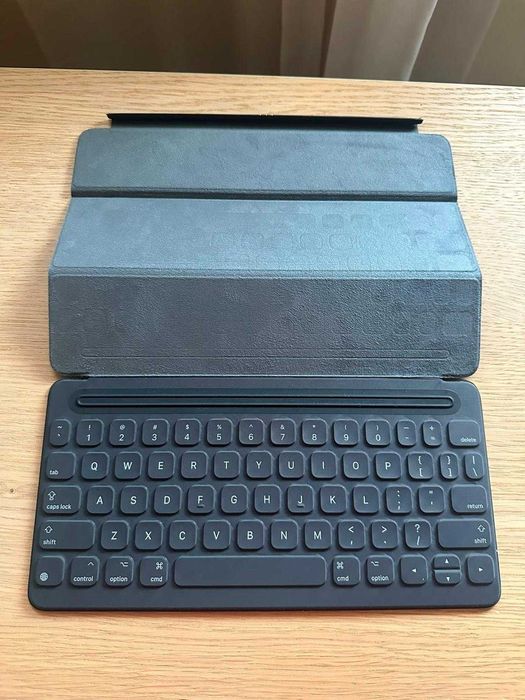 iPad 8.ª Geração 128GB + Teclado | Excelente Estado