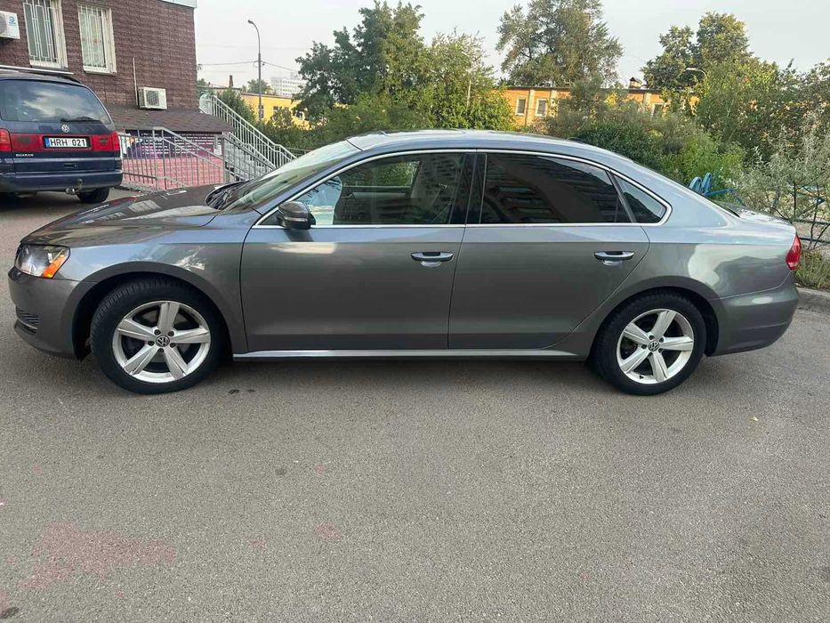 Продається Volkswagen Passat 2012 року