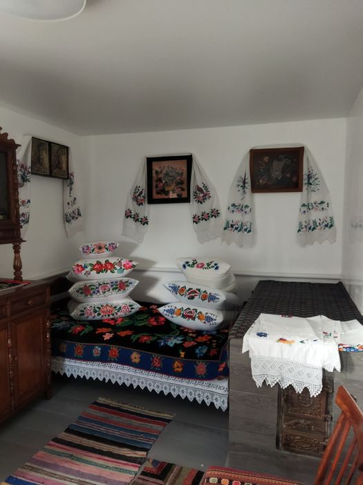 Будиночок подобово