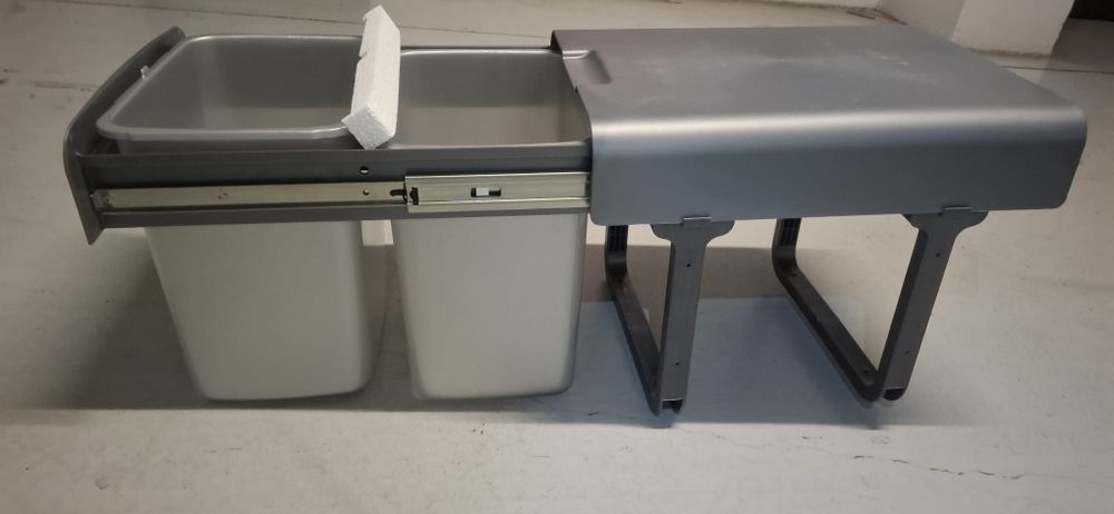 Balde do lixo extraível para móvel de cozinha 2x18 litros. NOVO.