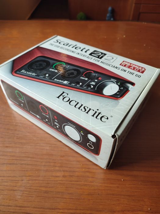 Scarlett 2i2 Focusrite interface karta dźwiękowa