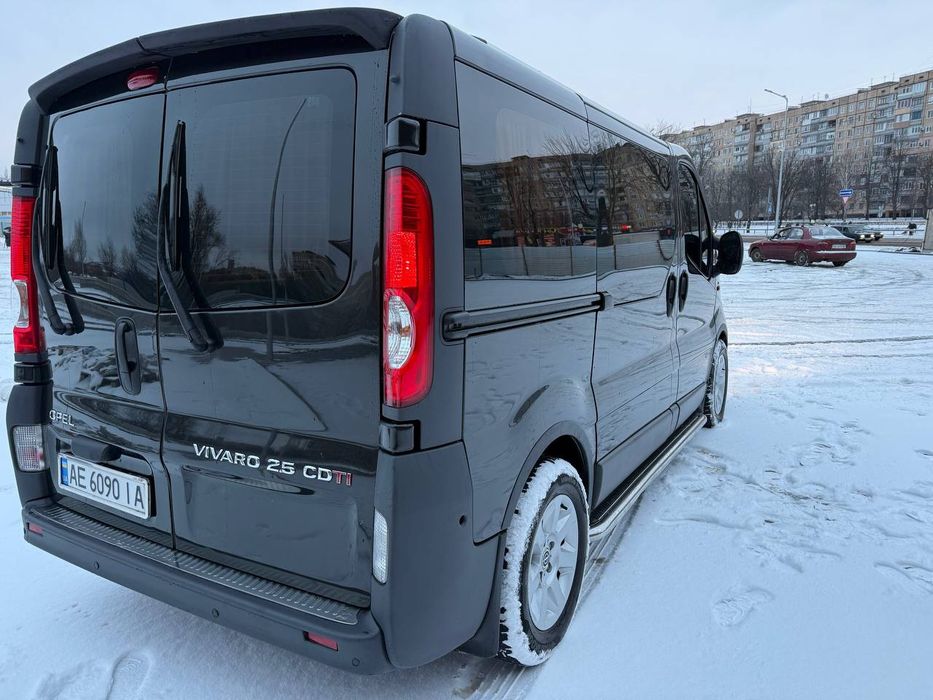 Opel Vivaro 2007 пассажир