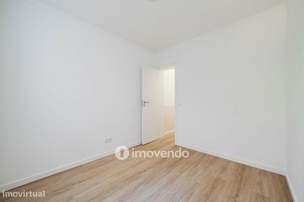 Apartamento T1 remodelado e com cozinha equipada, em Entrecampos