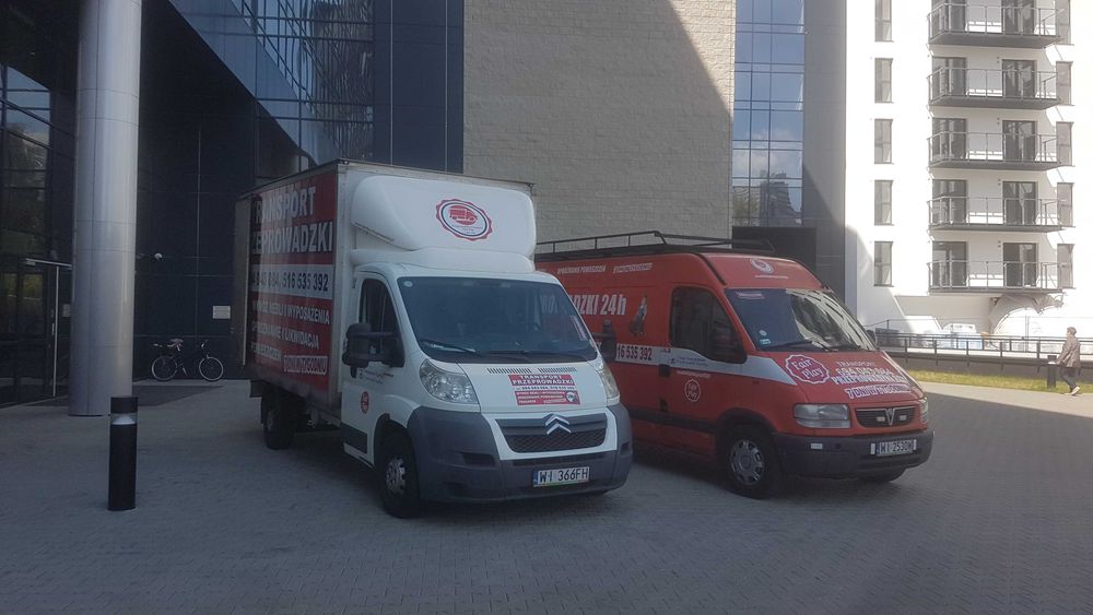 Przeprowadzki Warszawa Tragarze 24h Wnoszenie-Znoszenie mebli gabaryty