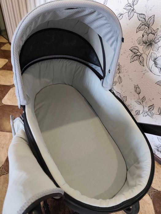 Коляска Roan Bass Next універсальна 2 в 1