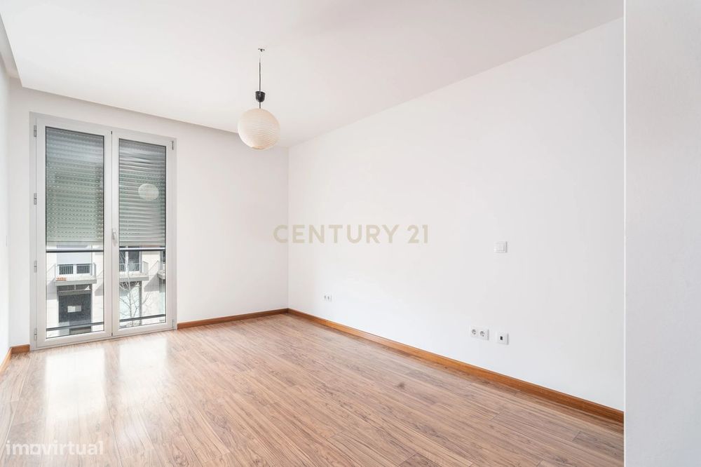 Arrendamento | Apartamento T1 c/lugar aparcamento e piscina na Quinta