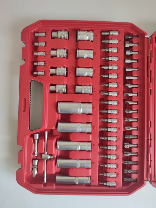 Набір інструментів 1/2" & 1/4" 110 од, 12-гранні  INTERTOOL  ET-9109