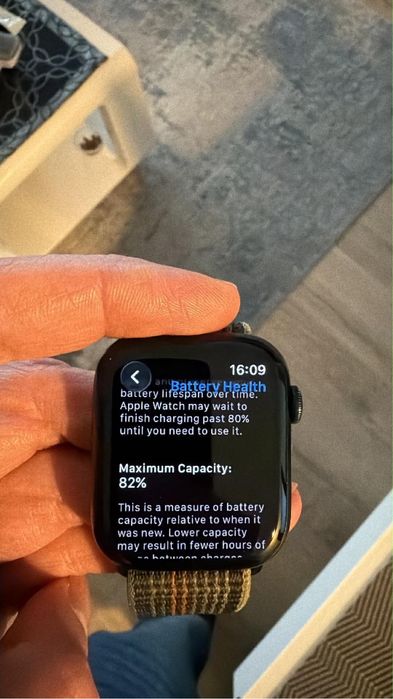 Apple Watch 8 45 mm LTE
