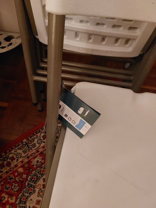 Cadeiras Novas de resina e Cadeiras madeira maciça